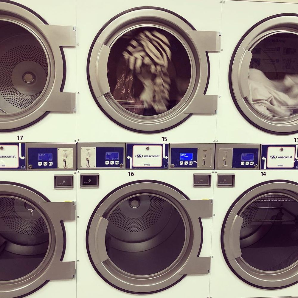 Clean Wave Laundromat