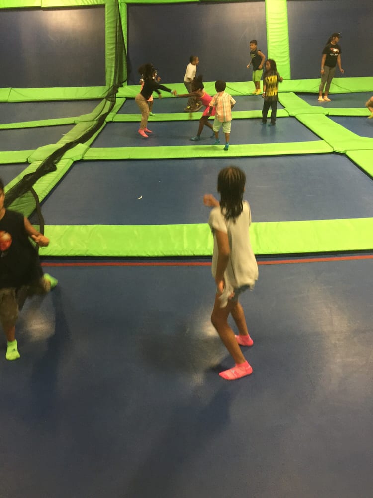 AirHeads Trampoline Arena 35 Photos & 41 Reviews Trampoline Parks