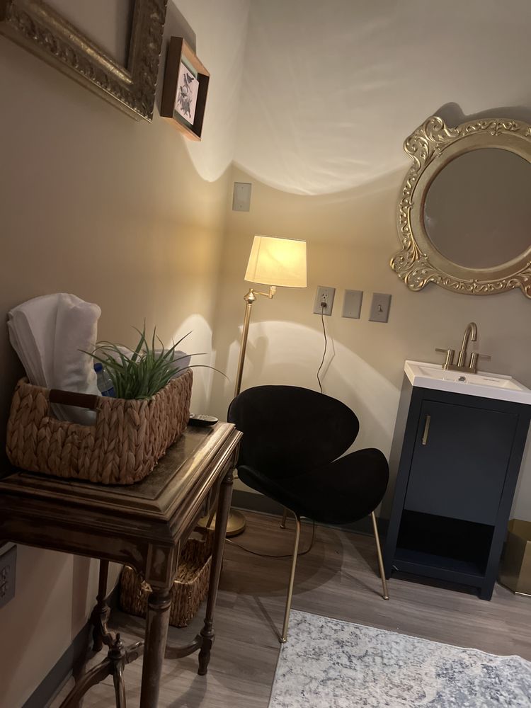 Edge Salon & Wellness, Edge Aveda Men