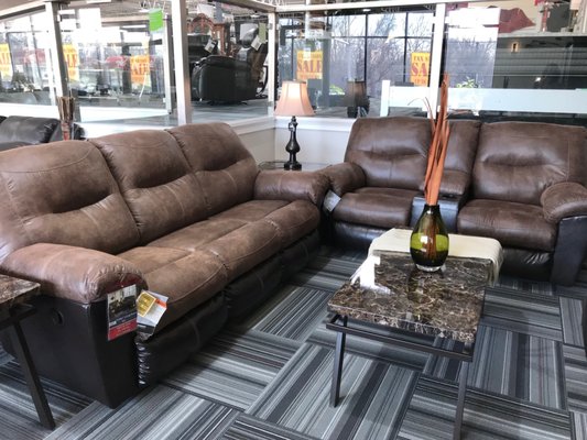 Hollywood Furniture 800 E Chicago St Elgin Il S Photos 10