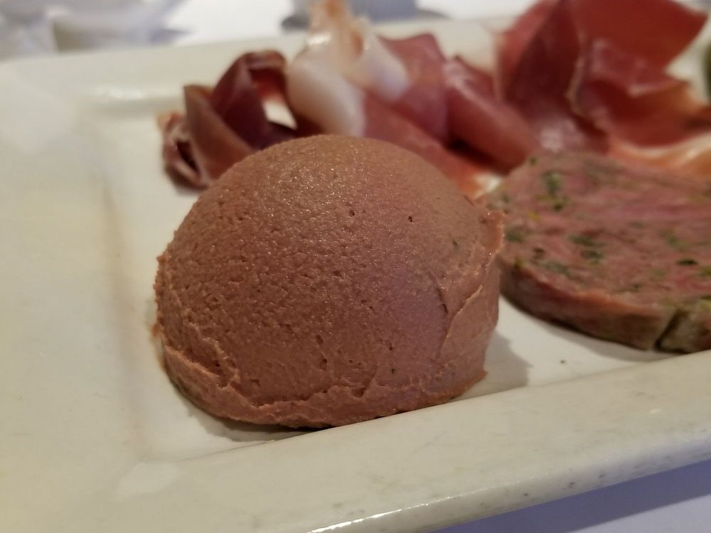 Le Paradis Brasserie Bistro