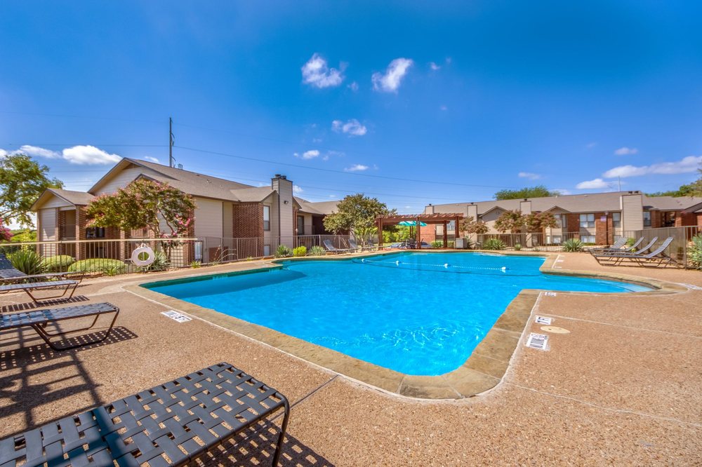 Valley Creek Apartments