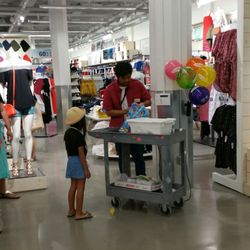 old navy 109 photos 97 reviews men s clothing 1450 ala moana