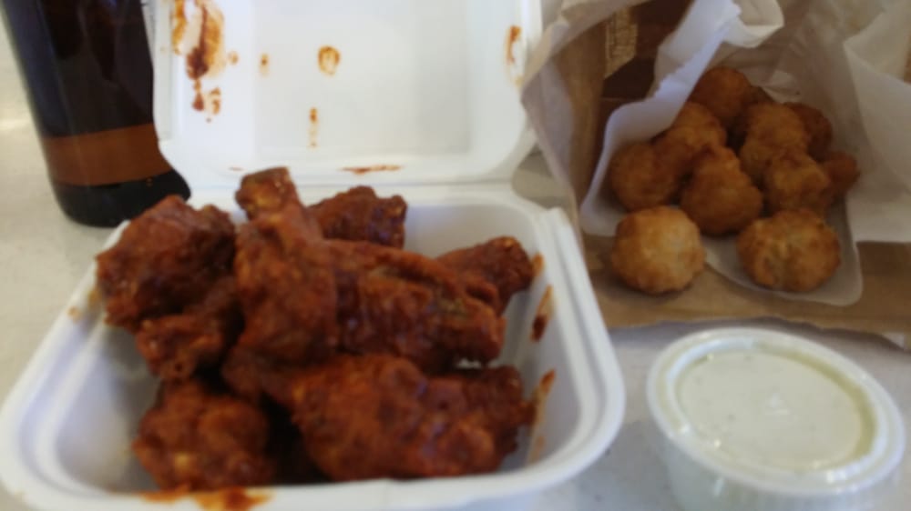 Wing Slingers 35 Photos & 109 Reviews Chicken Wings 7325 E Iliff