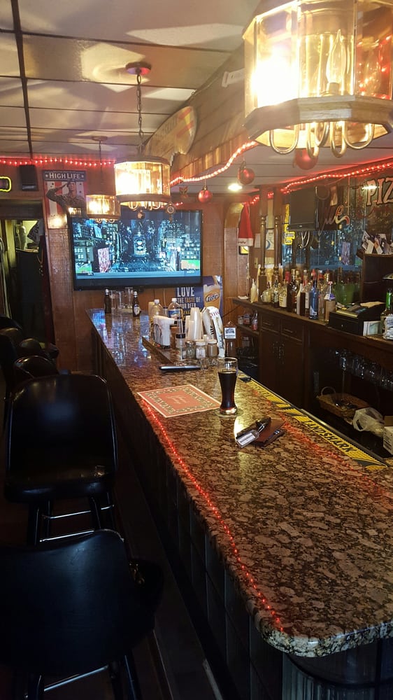 Maxies Family Restaurant & Bar CLOSED Bars 320 S Keyser Ave, Old