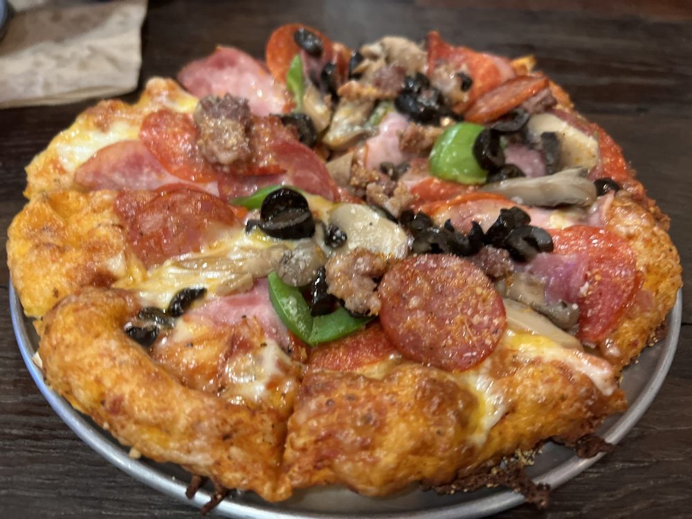 Me n Ed’s Pizzeria and Craft House