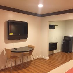 Motel 6 45 Photos 27 Reviews Hotels 14605 Crenshaw Blvd Photo Of Motel 6 Gardena Ca United States Tv Fridge And