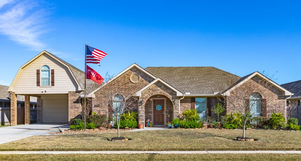 Stacy McAdams - RE/MAX Signature