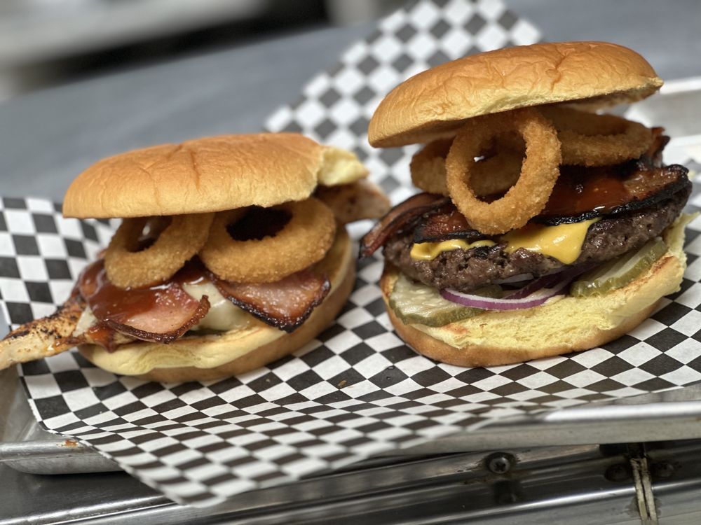 Tallers Tavern Bar & Grill