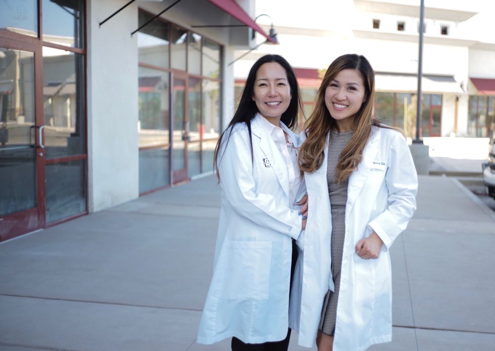 image of business Omnia Dental