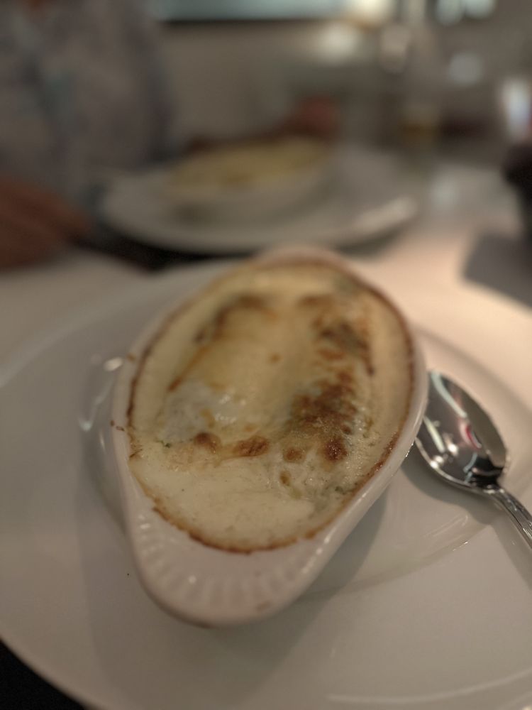 Lola Restaurant & Grill