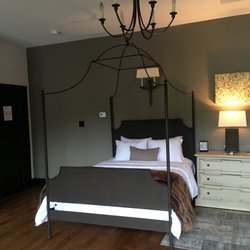 Hotel Domestique 29 Photos Resorts 10 Rd Of Vines Travelers Photo Of Hotel Domestique Travelers Rest Sc United States Comfortable Bed