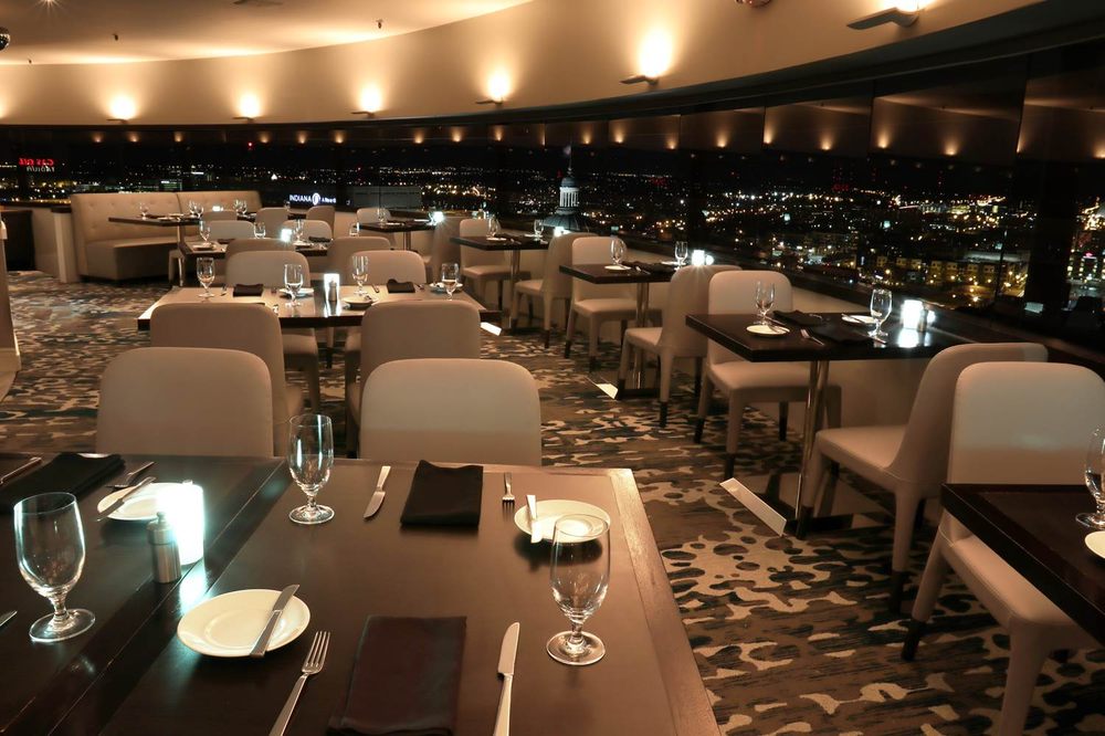 The Eagle's Nest Restaurant Atop The Hyatt Regency Hotel Indiana's 1C4