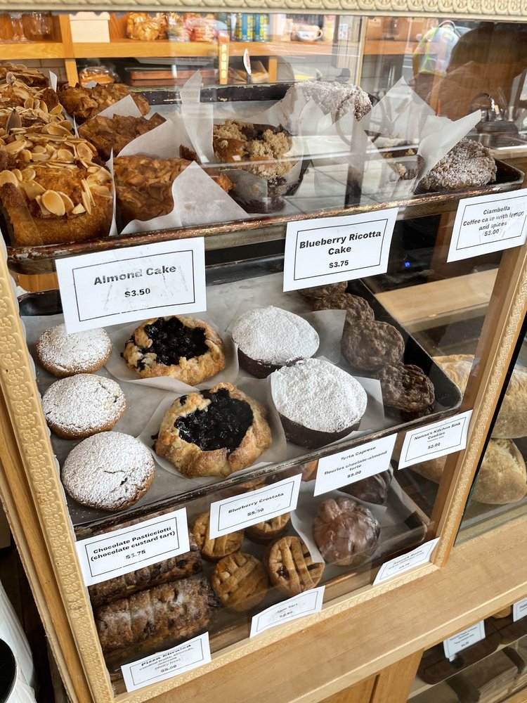 Bella’s Italian Bakery And Market