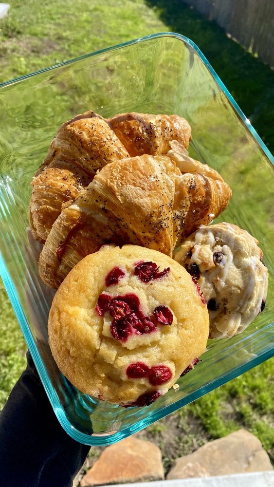 Pignoli Bakery