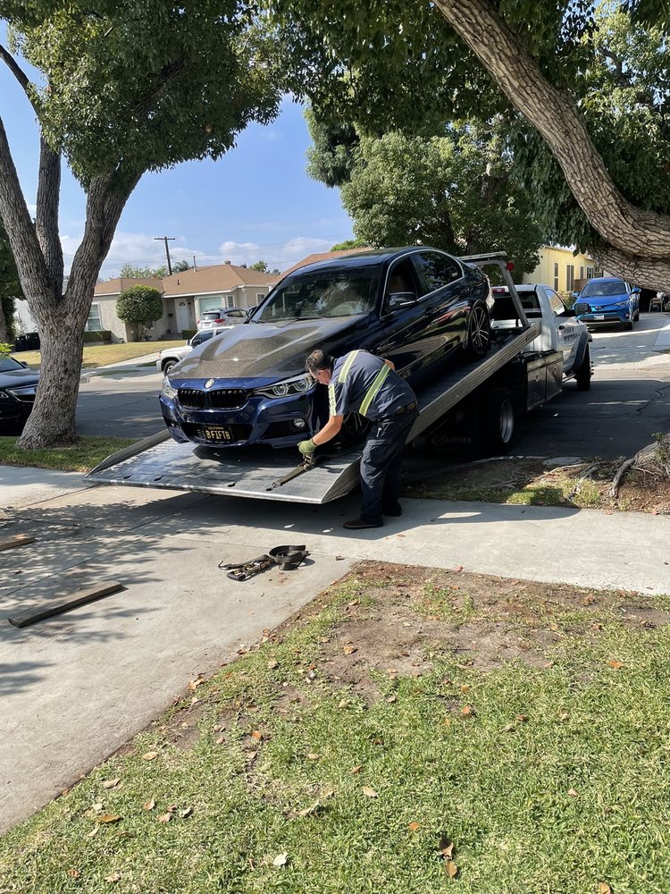 John's Towing Services