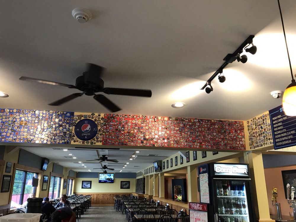 Maskots Pizza & Grill