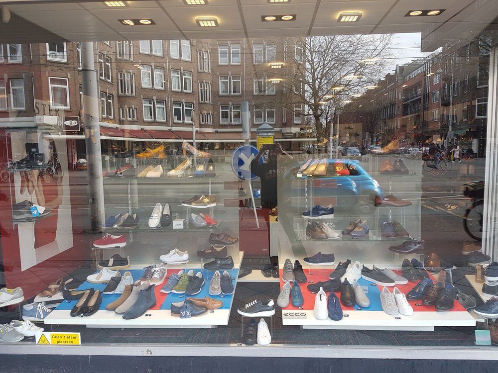 Master Schoenen Shoe Stores Linnaeusstraat 203, Oosterparkbuurt