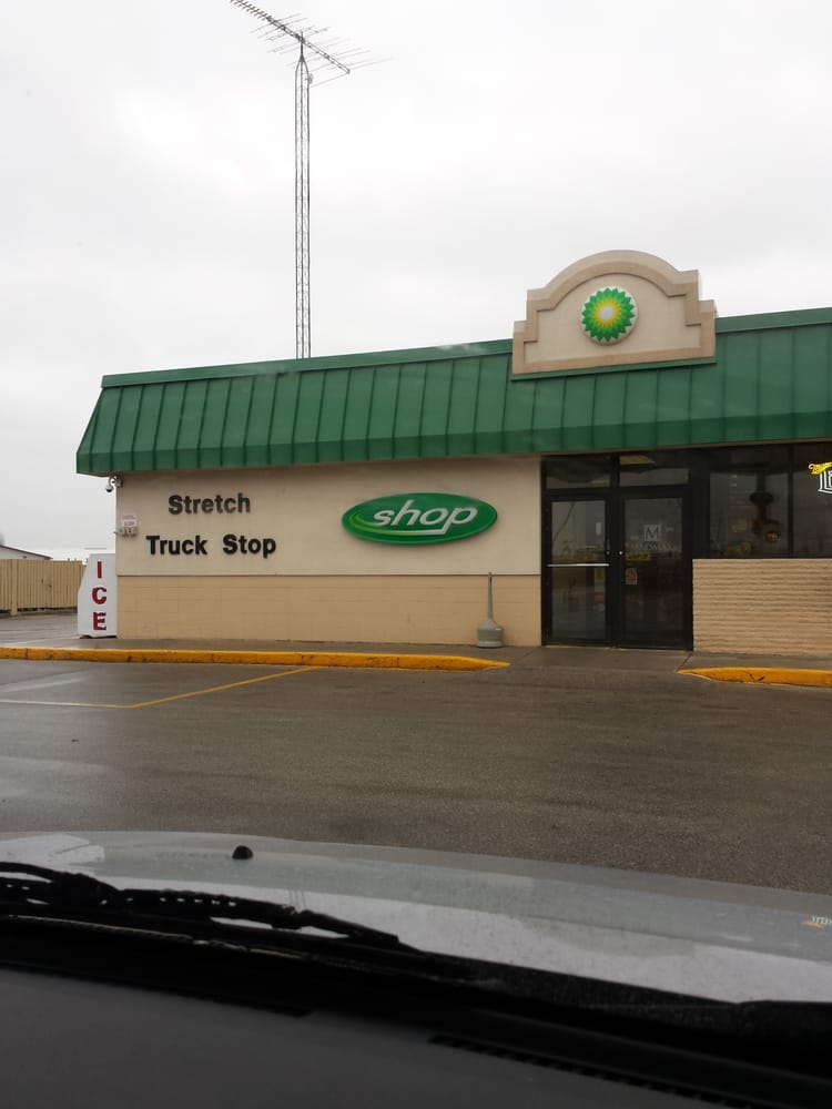 Mad Max Convenience Stores, Fond du Lac Roadtrippers