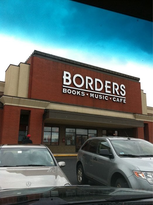 Borders Books Music Movies & Cafe CLOSED Bookstores 255 Grossman