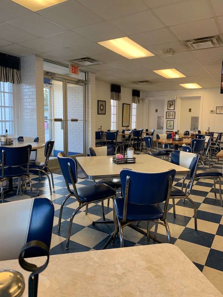 Blue & White Restaurant, Tunica Roadtrippers