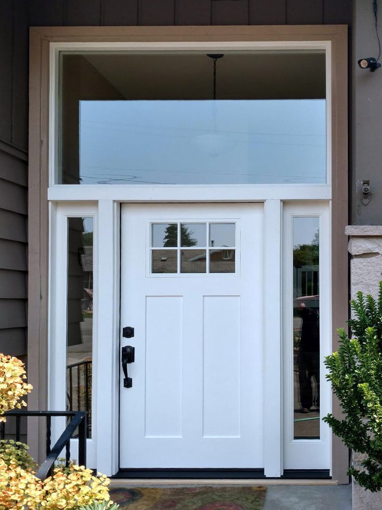 A New Front Door The Gl On Sides Are Called Sidelights At Photo Of Sound View Gl Everett Wa United States A New Front
