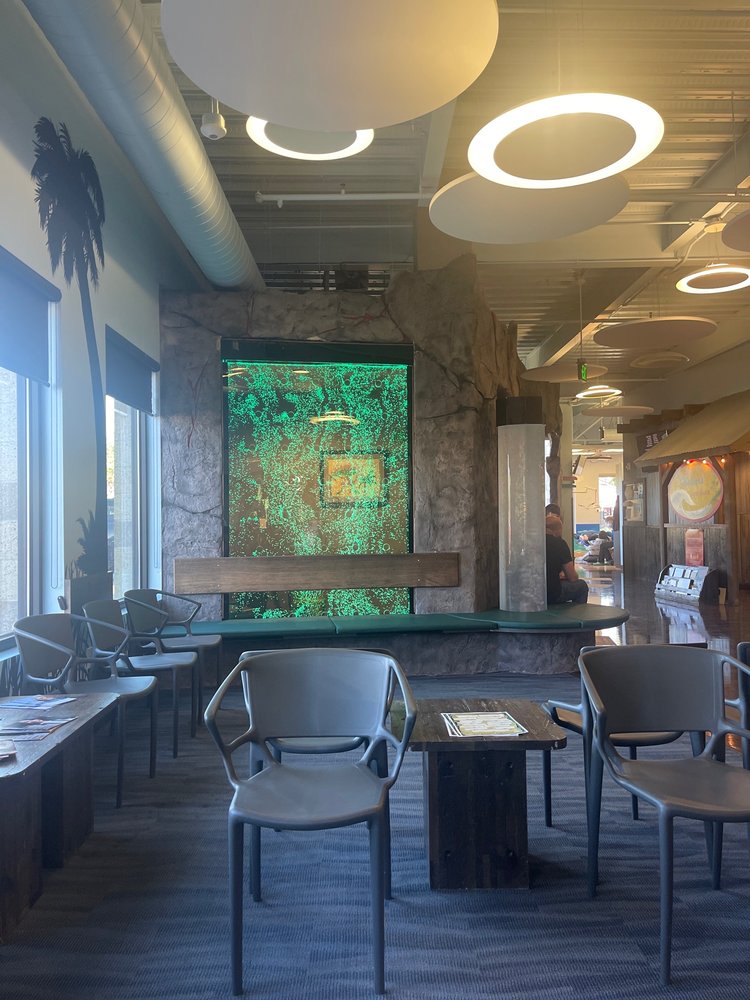 image of business Advantage Dental - Vancouver