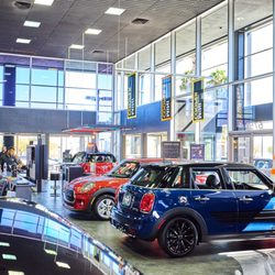 Mini Of Las Vegas 37 Photos 223 Reviews Car Dealers 5750 W