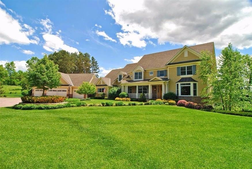 Tropical Lawn and Mulch