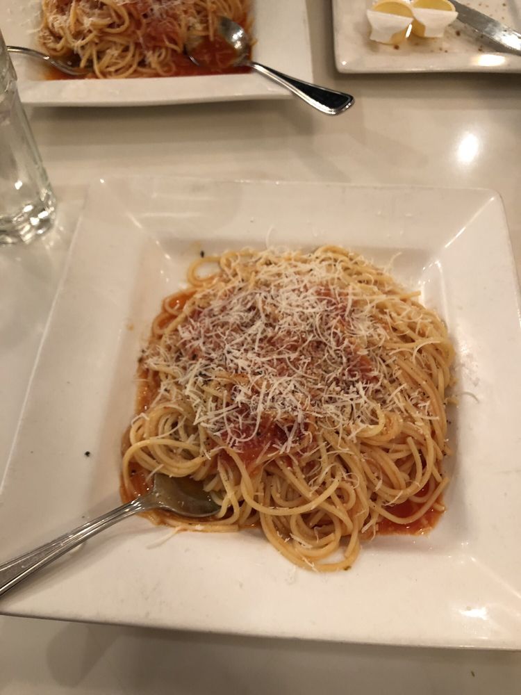 Boccone Deli & Pizza