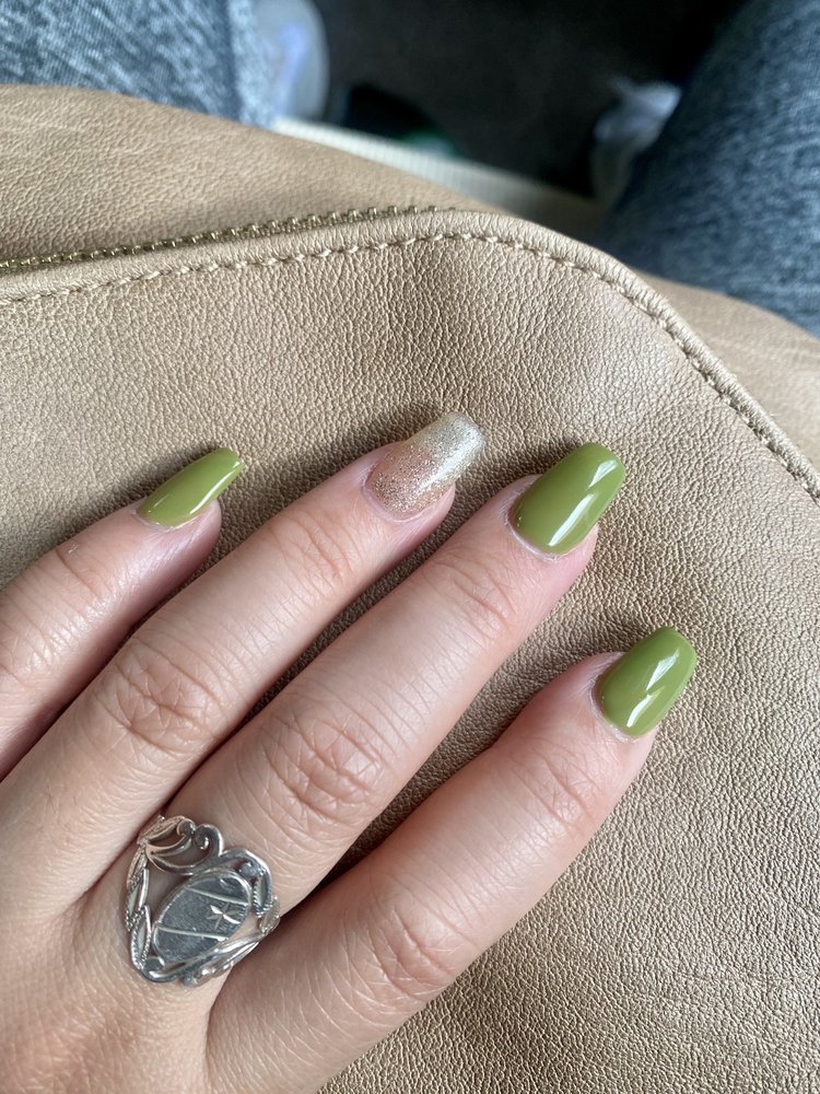 Royal Nails & Spa