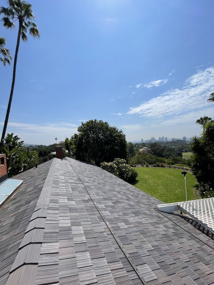 J & S Roofing