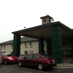 Days Inn By Wyndham Clare Hotels 10318 South Ave Photo Of Days Inn By Wyndham Clare Mi United States Entrance