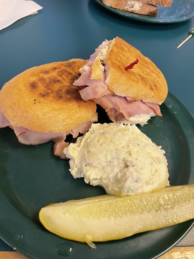 Claras Tidbits Restaurant & Catering