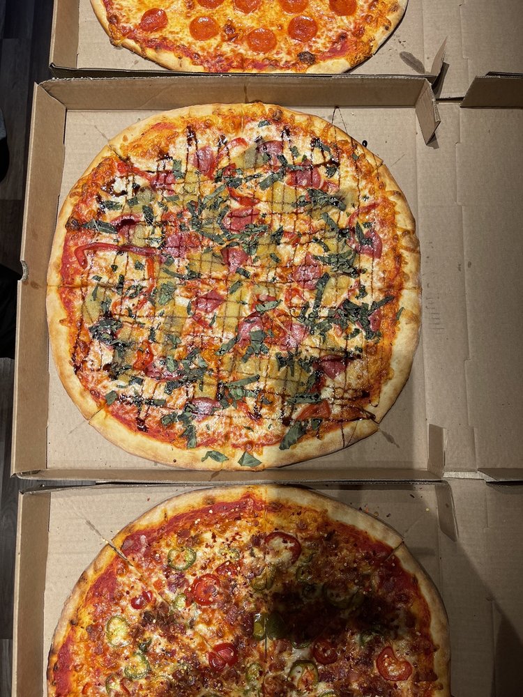 Cucinellas Pizzeria and Italian Ice