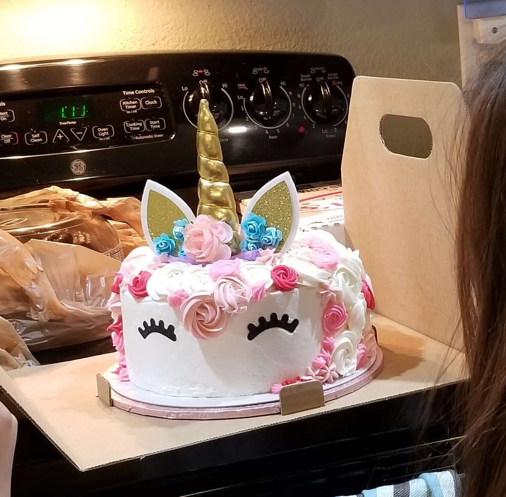 Unicorn Cake Got A Kit Online And Lindsay Did Awesome Bringing It