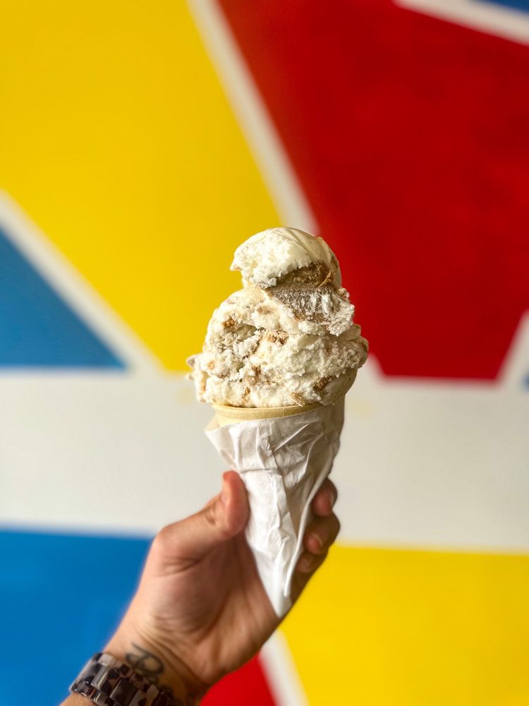 B&E Ice Cream & Coffee Shop