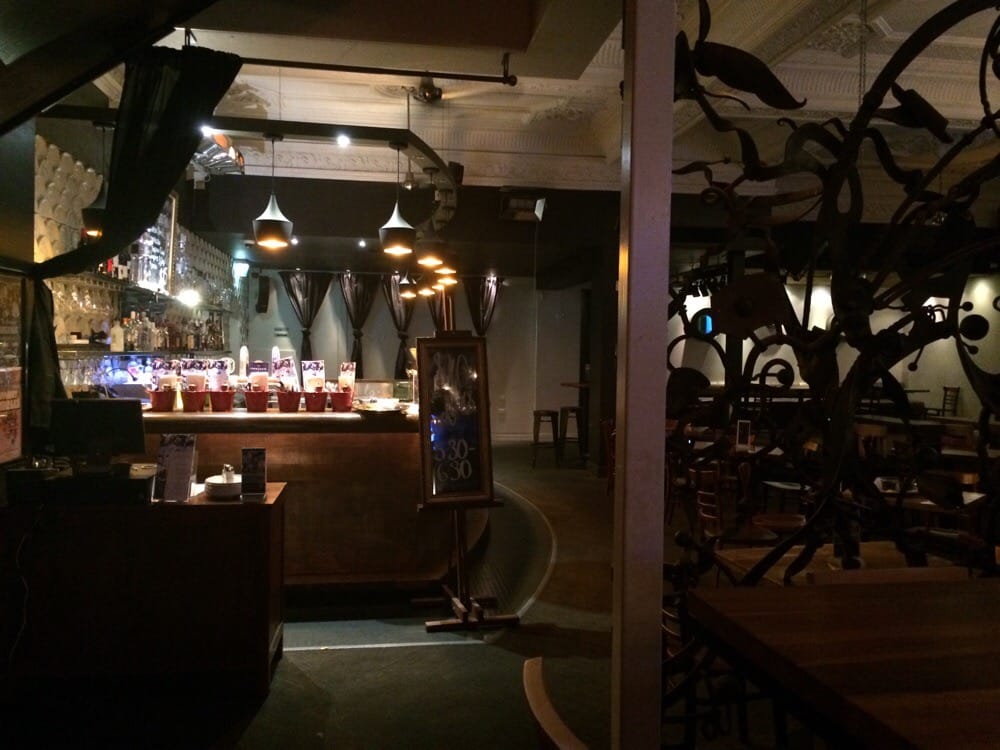 The Claremont Hotel 18 Photos & 19 Reviews Bars 1 Bay View Tce