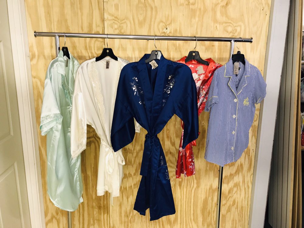 Get Hooked consignment