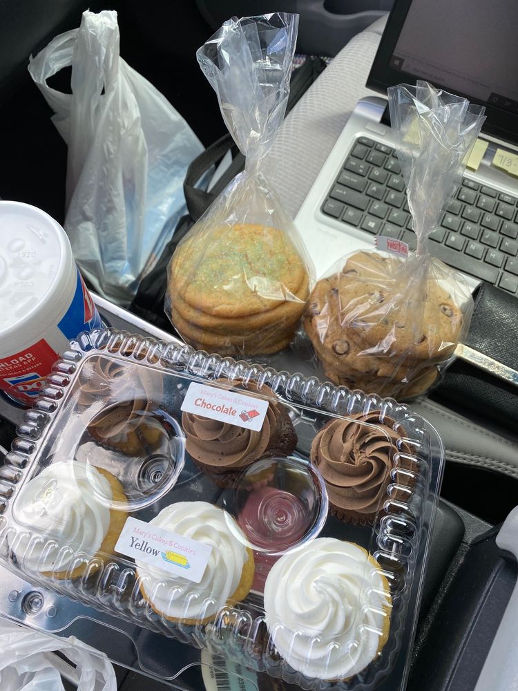 Mary's Cakes & Cookies