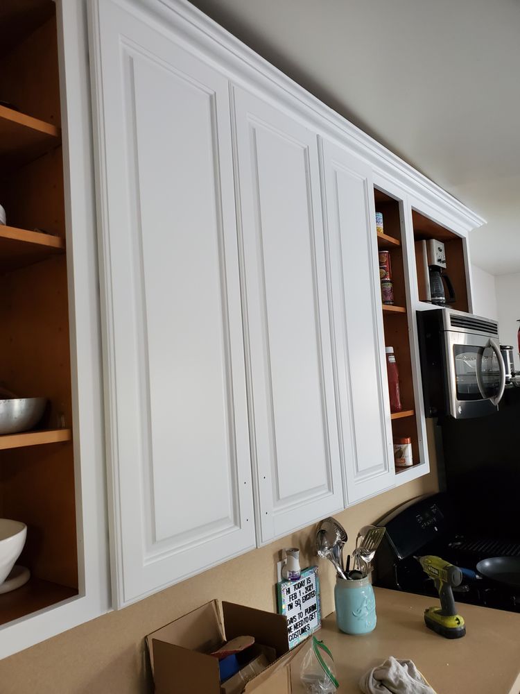 Cabinet Refinishing And Spray Painting