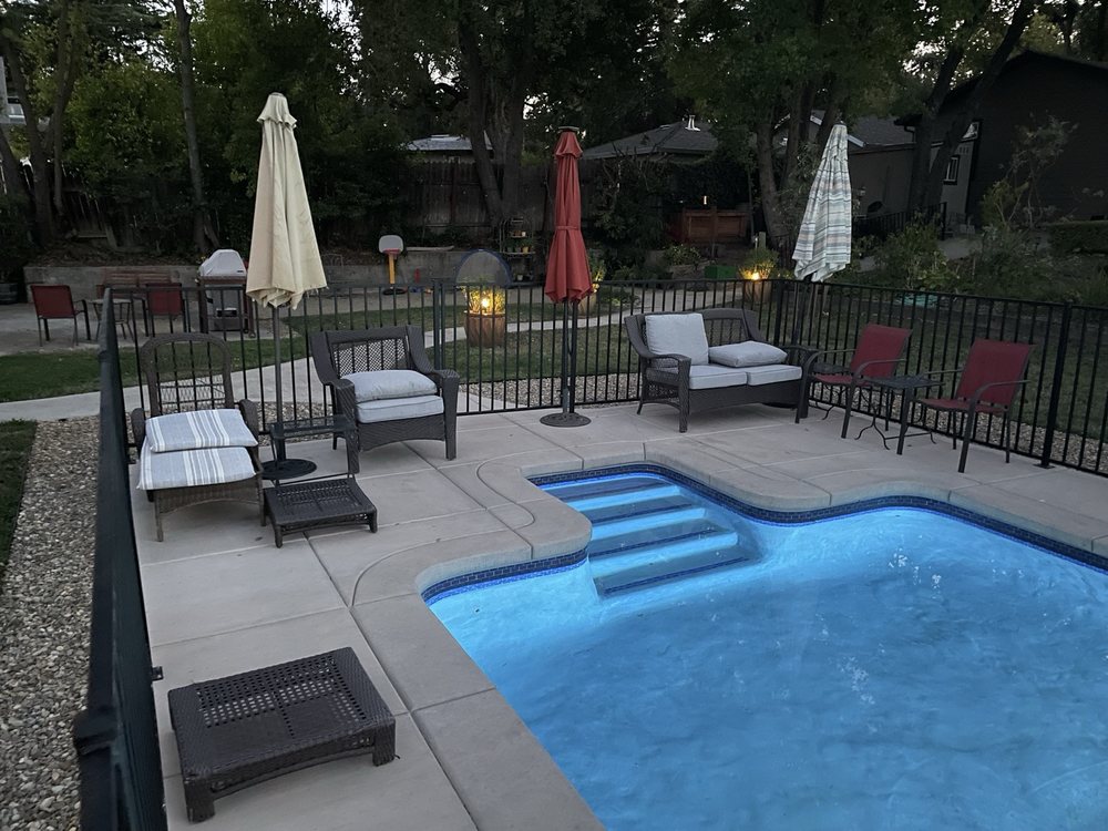 Blaines Pool Service And Remodels