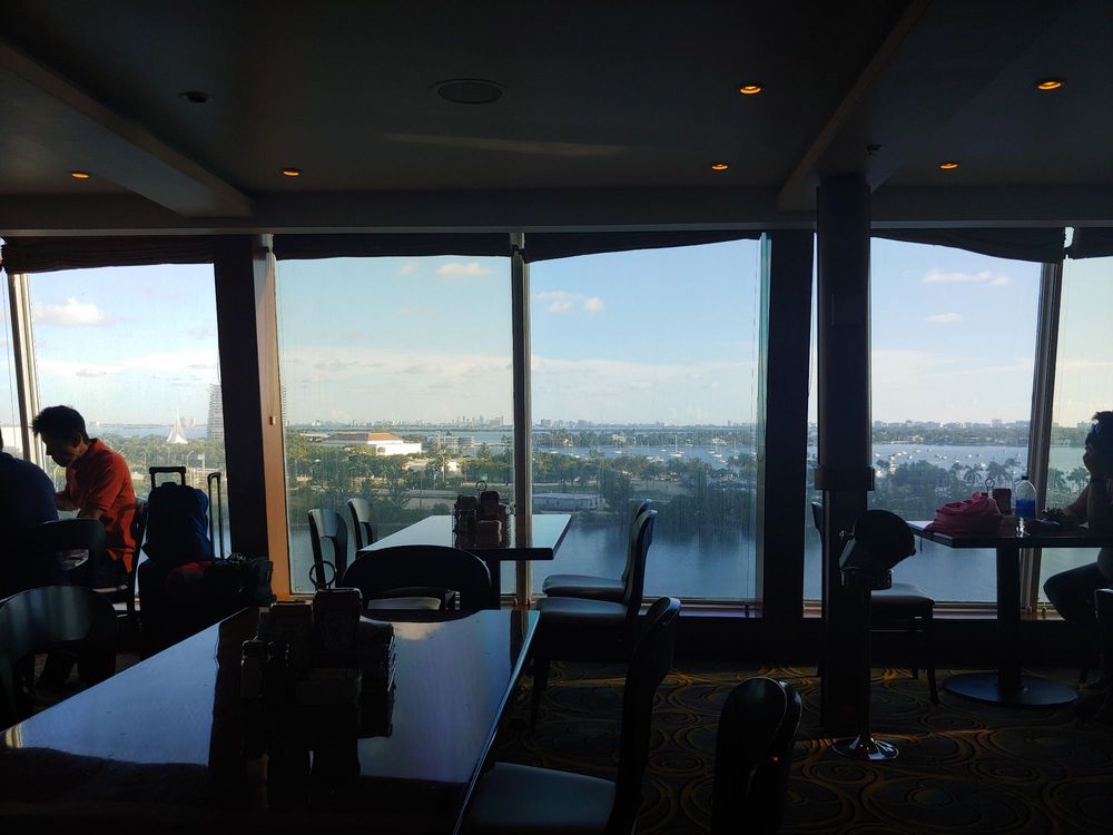 Norwegian Breakaway Garden Café