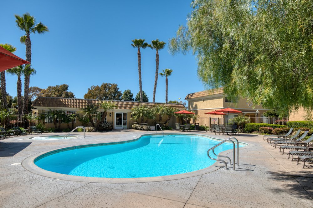 Monterey Villas Apartments