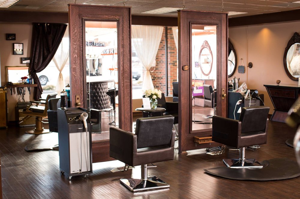Salon Antebellum