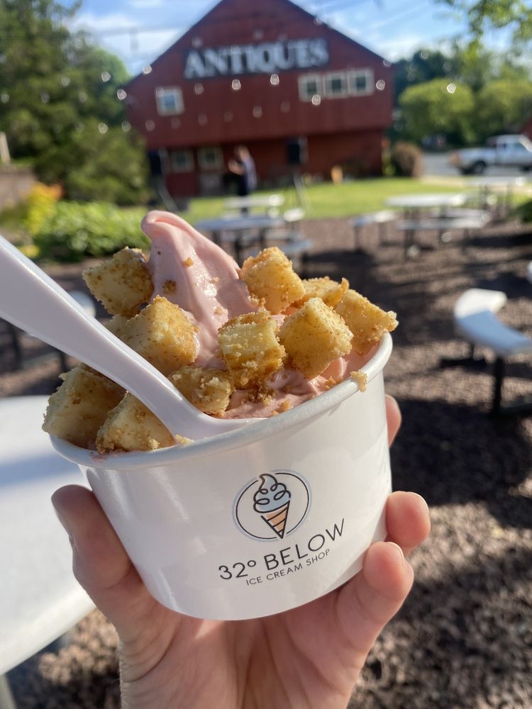 32 Below Ice Cream Shop