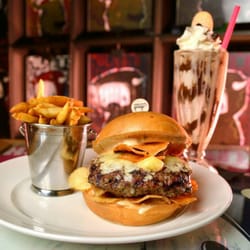Holsteins Shakes Buns 4546 Photos 3083 Reviews Burgers Photo Of Holsteins Shakes Buns Las Vegas Nv United States My