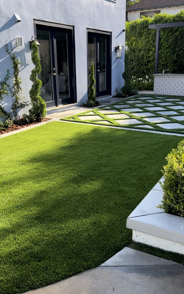 DLT Landscape & Maintenance