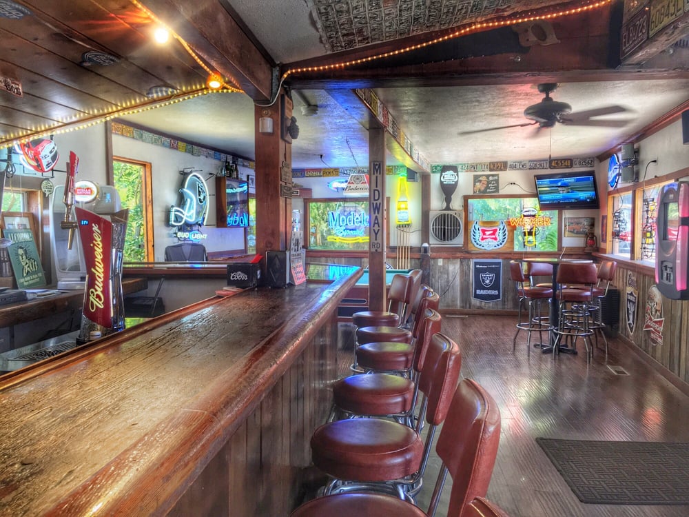 Mountain House Bar 18 Photos & 26 Reviews Dive Bars 16784 W Grant