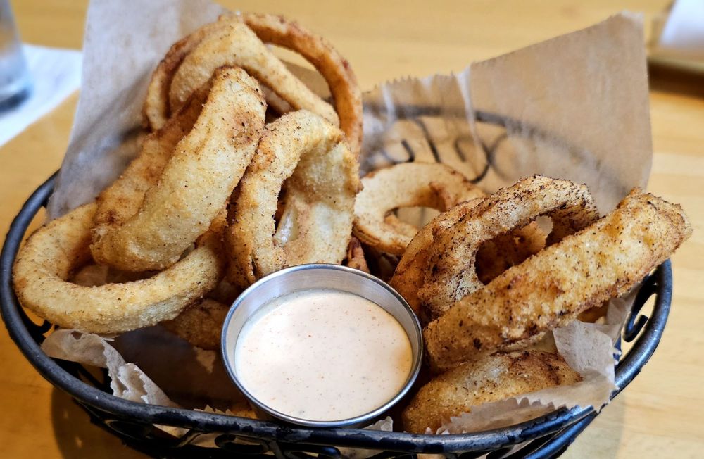 Three Bulls American Steakhouse